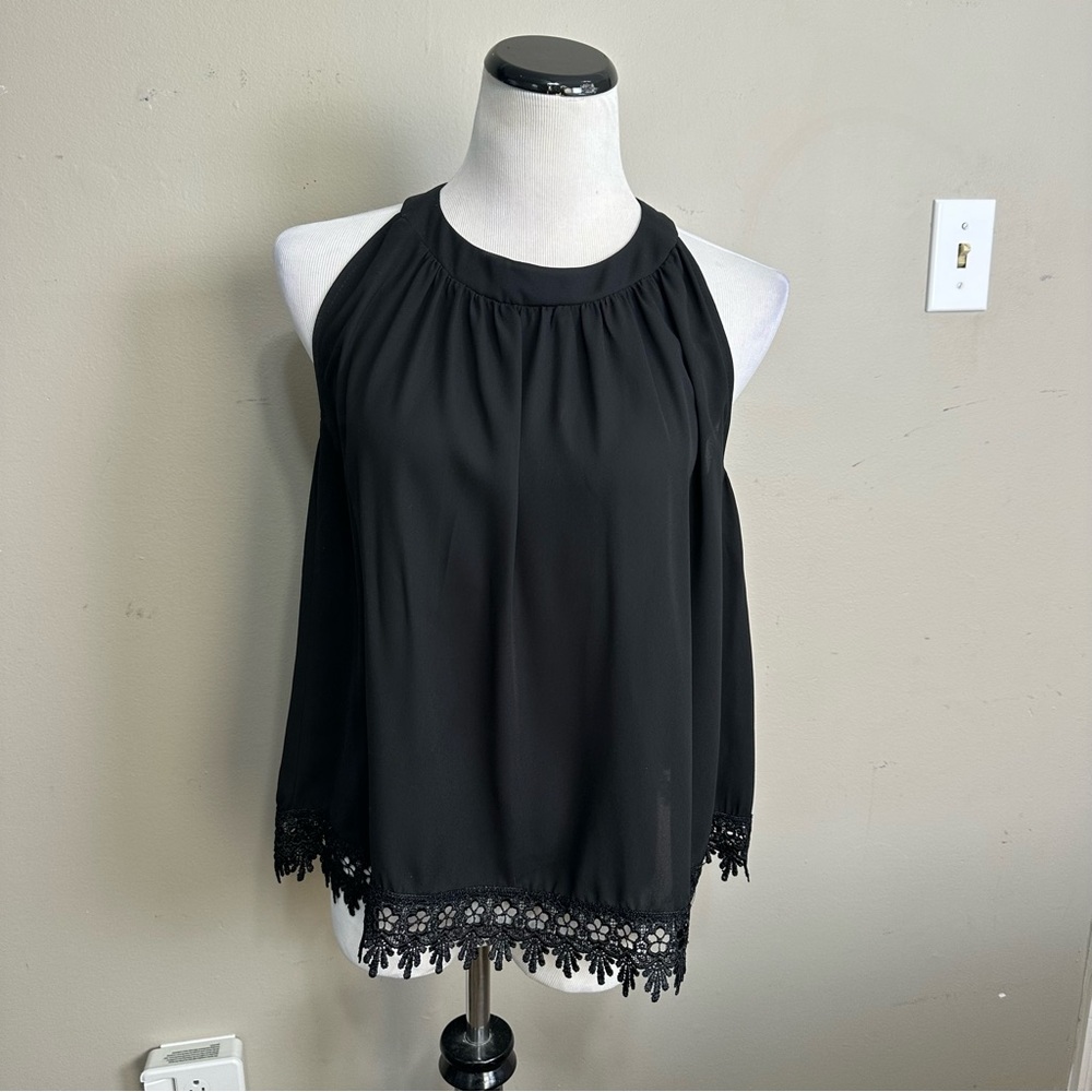 Altered state women’s size S oversize black swing bridge top, crocheted hemline - Picture 2 of 8